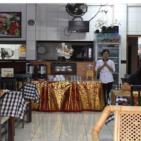 Vaccinated Staff - Oyo 3523 Gong Corner Homestay Kuta Lombok Eksteriør bilde